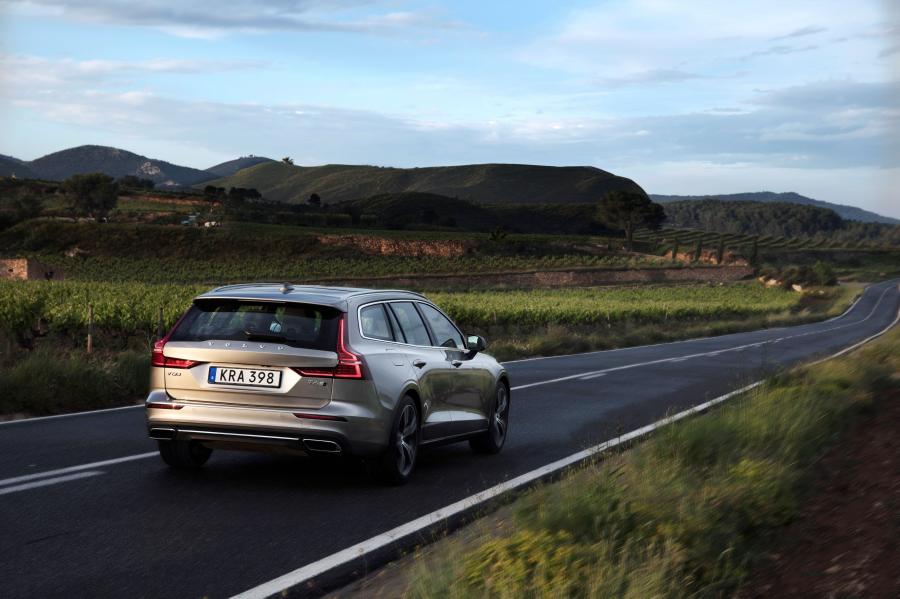  Volvo V60 T6 Inscription 2018 года  (WW) (фото 46 из 53)